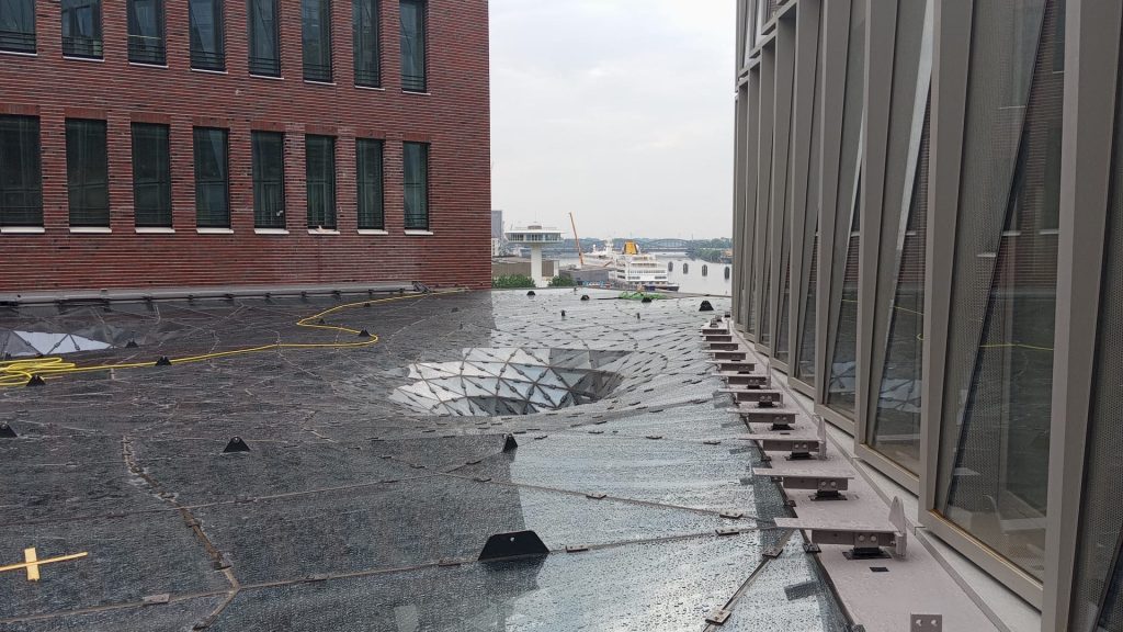 04e9e049-3651-4af5-b325-eff6c6d19631